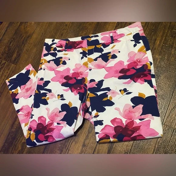 Old Navy High Rise Pixi White Floral S 18 - Picture 3 of 5